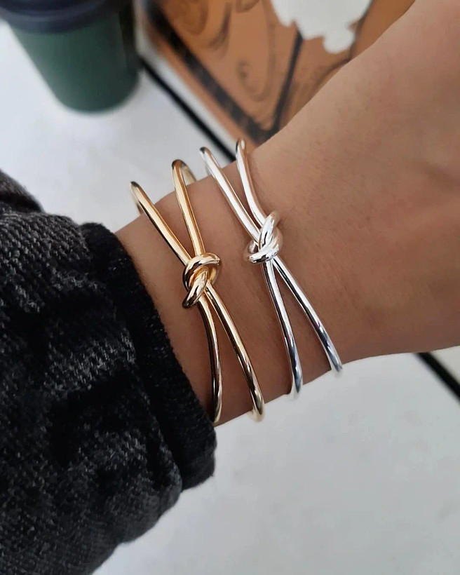 فقط رنگ طلایی موجود