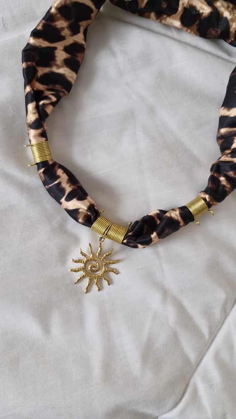 گردنبند پارچه ای