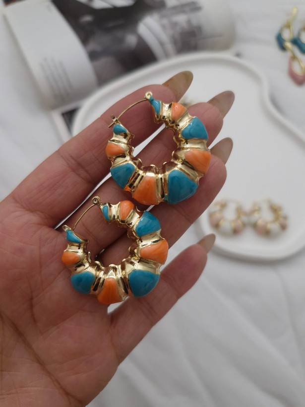 گوشواره گرد رنگی طلایی