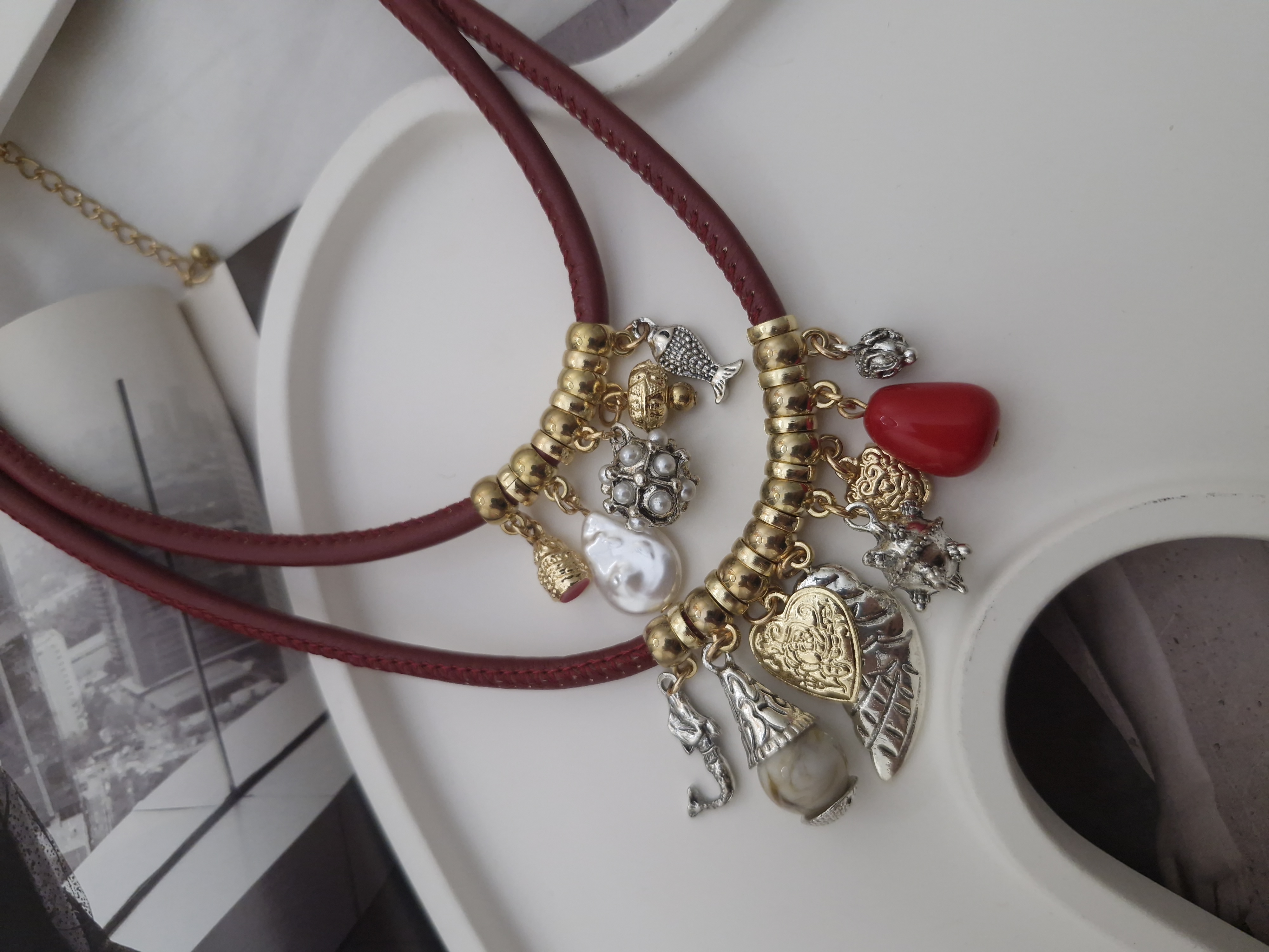 گردنبند چرمی