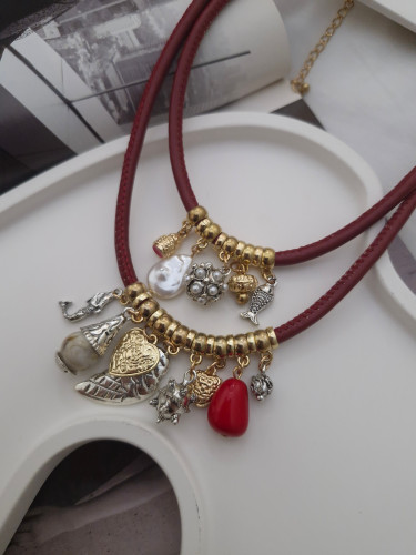 گردنبند چرمی